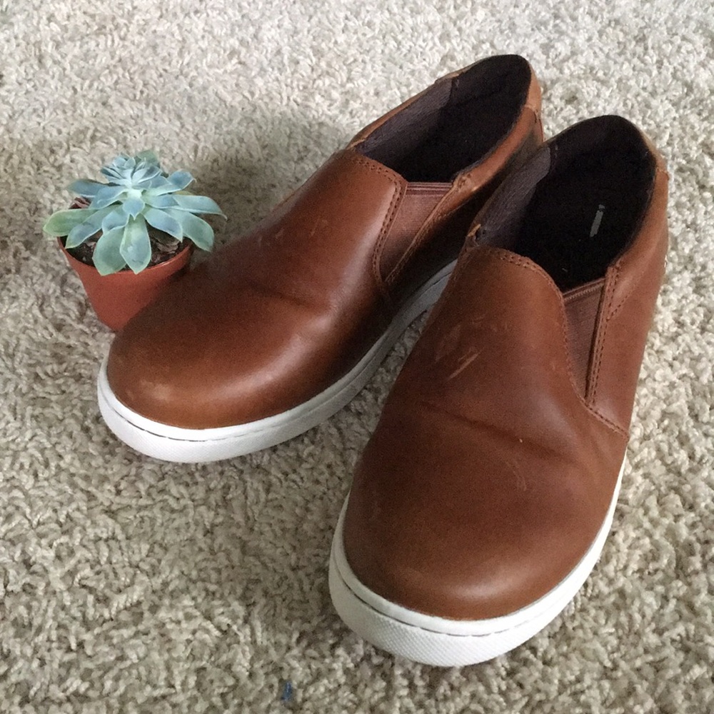 L.L. Bean Signature sneaker platform shoe